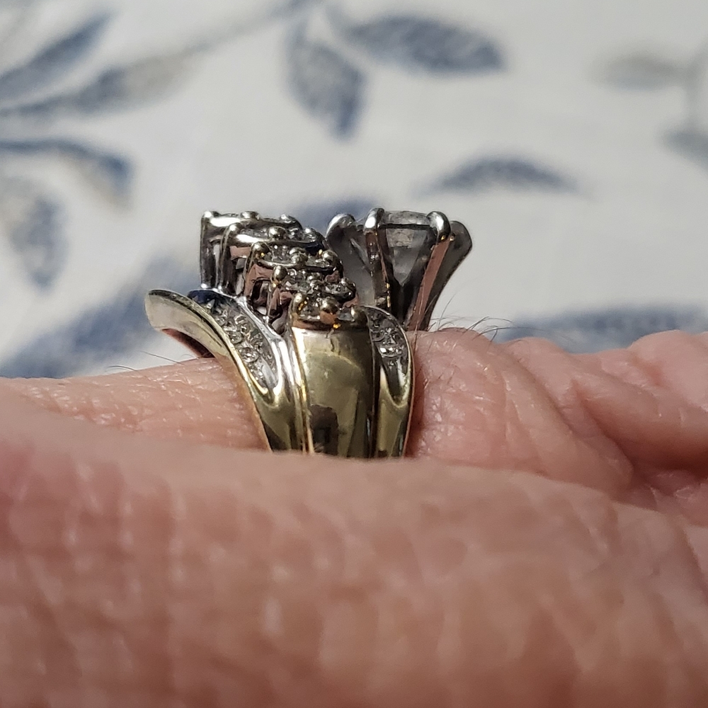 10k, Diamond Ring - Picture 3 of 8